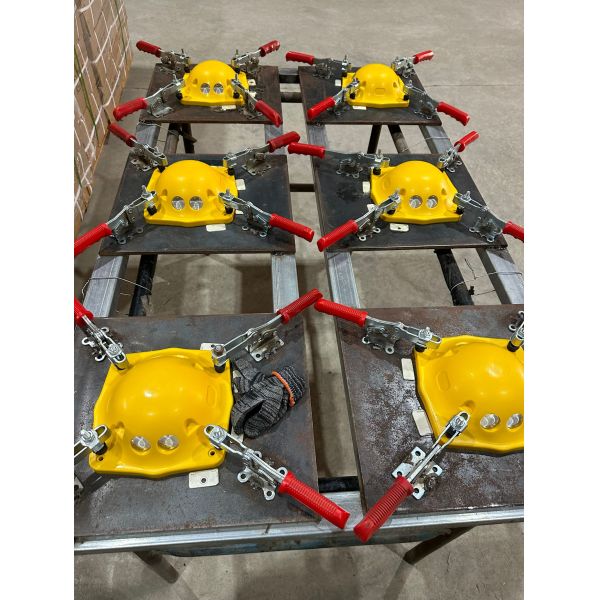 Yellow ABS Plastic Road Stud Pavement Marker with 170*170*45mm 173*173*65mm 200*200*70mm Sizes for Traffic Safety