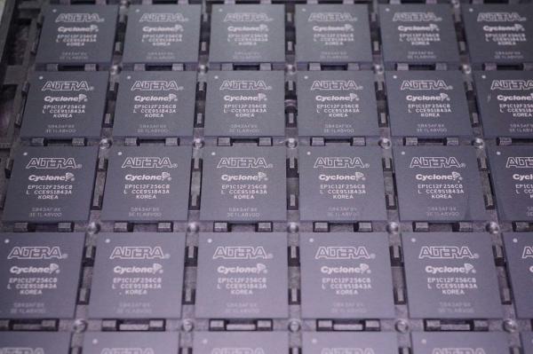 Al-tera Epm3064ati100-10N Semiconductor Electronic Components Chip Microcontroller Wifi ic chips EPM3064ATI100-10N