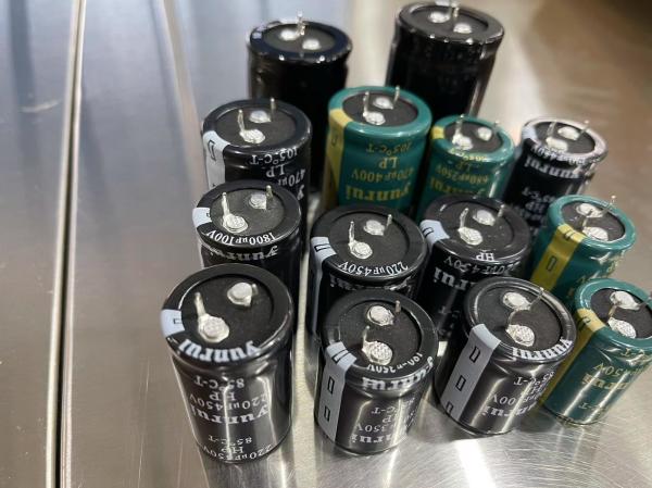 Electrolytic Capacitors with Lead Line Strength Tensile force may cause short circuit or leakage current rise Top Choice