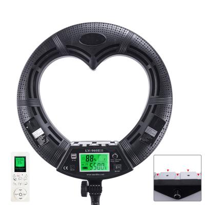 O LCD indica 18 a lâmpada da suficiência do diodo emissor de luz Ring Light Heart Shaped 3200k 5500k Live Stream da polegada