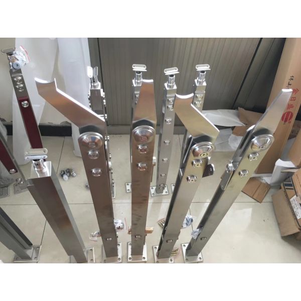Aperture 20mm SS304 1200mm Stainless Steel Balustrade Posts