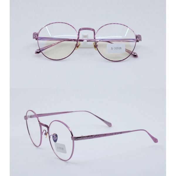 Carved Pure titanium eyeglass frame untralight weight eyewear for Women Men Fashion design 2019