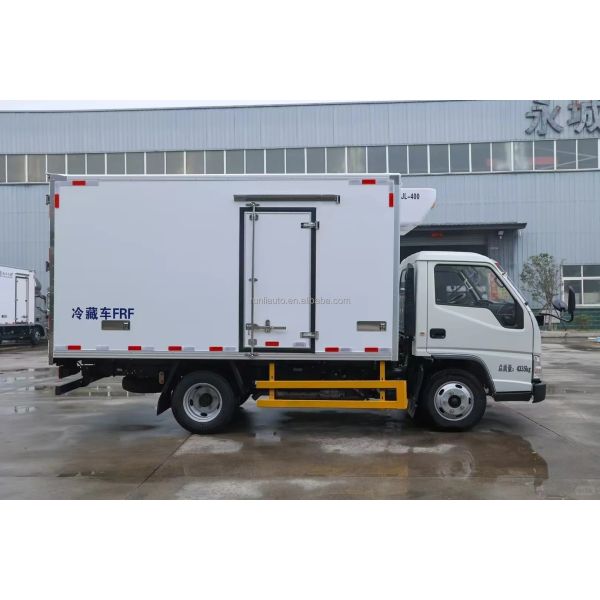 JMC 4X2 Refrigerated Truck  Freezer Truck Refrigerator Truck