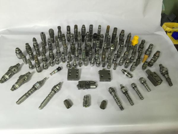 PC120-6 Excavator Relief Valve Crawler Control Valve Komatsu