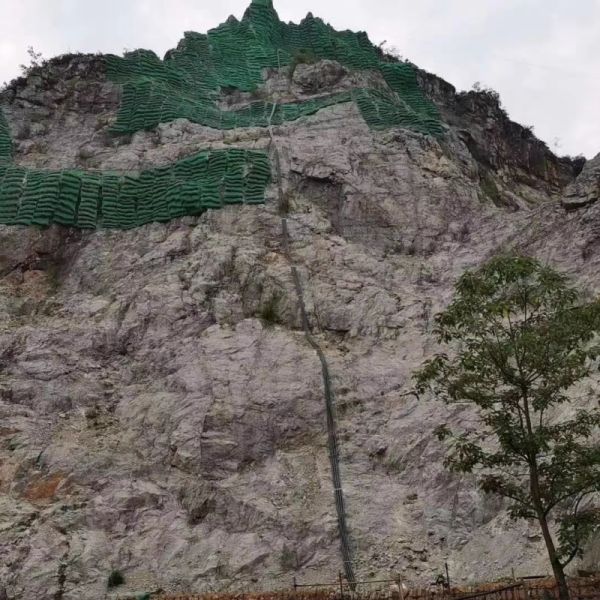 Concrete Filled Geotextile Sandbags 650gm2 Geotextile Dewatering Tubes UV Resistance