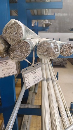 Tige en titane pur idéale pour les dispositifs médicaux, les composants aérospatiaux et les pièces industrielles résistantes à la corrosion.