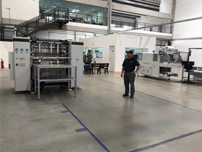 220V 100 kg Servo horizontal machine de soudage à chaud de plaque avec une garantie d'un an