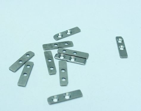 N210124272AA 8MMの送り装置圧力カバー ロックのばねの鉄シート