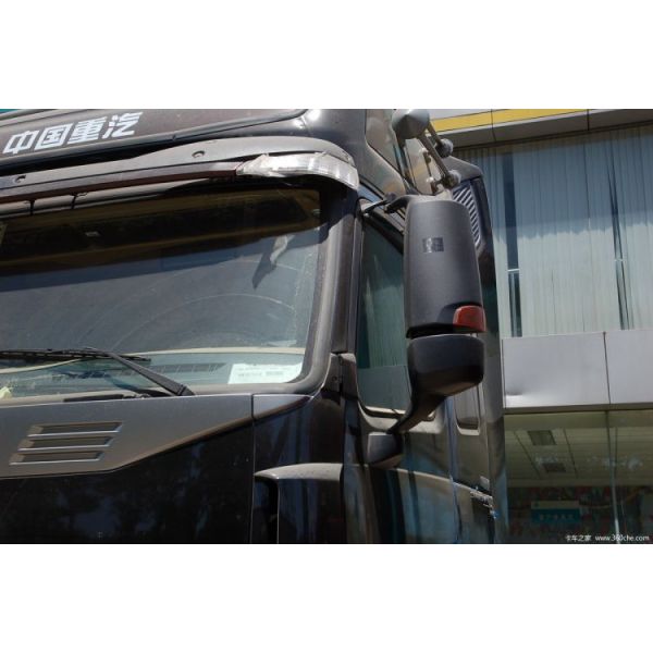 Used HOWO A7 6x4 Tractor Trucks with 400-500L Fuel Tank Capacity and SINOTRUCK Engine