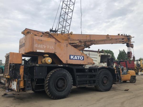 used 30ton kato rough terrian crane KR300 originally made in japan , just used for 5000 hrs , very good condition