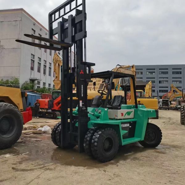 Compact Used Mitsubishi Forklift 7  Ton LPG 4G63 Engine Pneumatic Tire Counterbalance Warehouse
