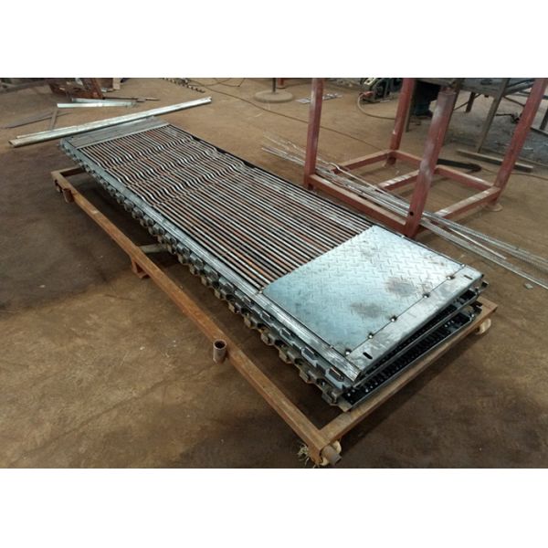 Hot Dip Galvanized Treatment Pig Farrowing Crate Farrowing Pen With Slat Flooring