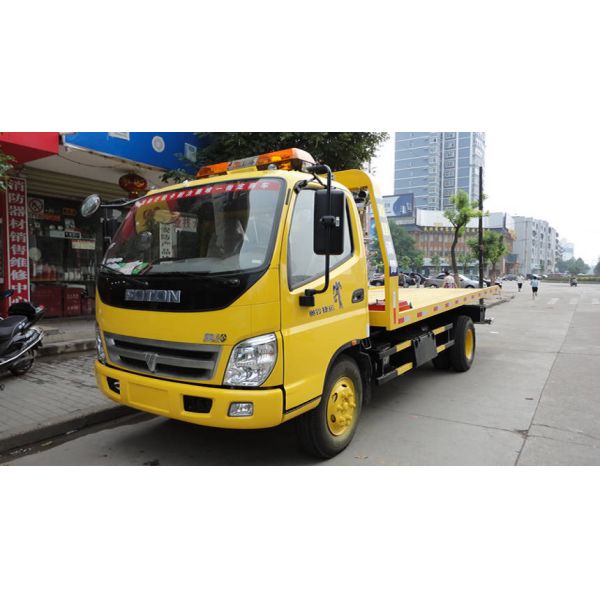 Tractor Tow Truck Wrecker 3 Ton 4 x 2 Driving With Hydraulic Winch 124 HP Engine