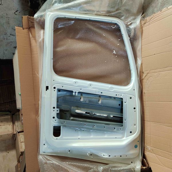 Парадный вход дверей тележки