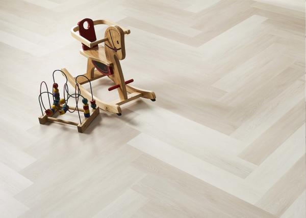 PVC LVT Vinyl Flooring EIR Surface UV Coating Click Lock Virgin Material