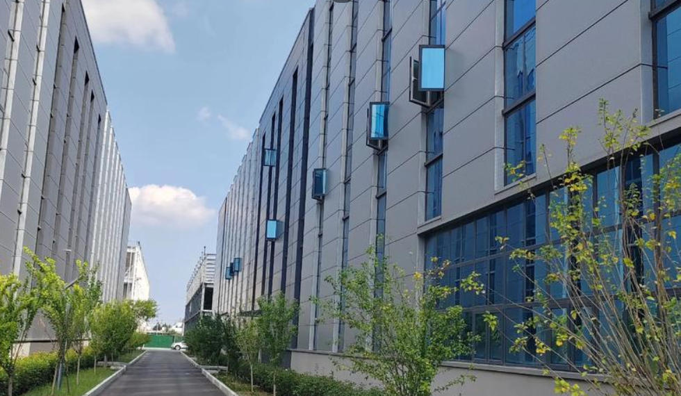 Modern Eco Friendly Polyurethane Sandwich Panel Fire Resistant Wall Panel For Steel Structure Buildings