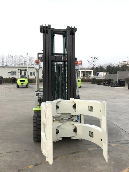 2000kgs Diesel Forklift Truck Customized 2 Stage / 3 Stage Mast