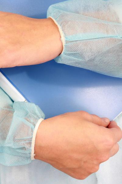 CE ISO PP Disposable Gown , Disposable Isolation Gown With Wrist Cuff