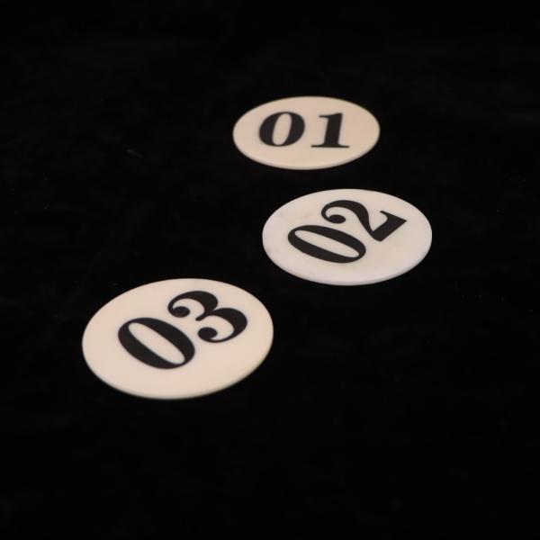 9 Mohs Hardness Aluminum Oxide Ceramic with Dielectric Strength 18-20 KV/mm and Poisson's Ratio 0.25