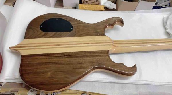 8 Strings Bass Guitar One Through Neck-Body Solid Walnut In Natural