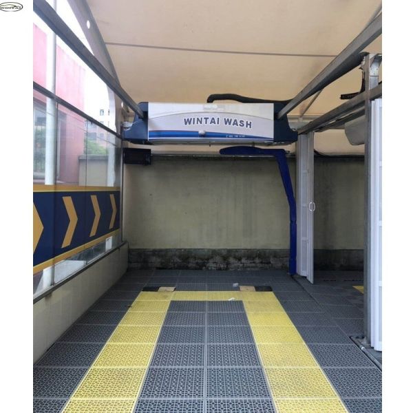 Max Vehicle Size 5500*2200*2000mm Touchless Car Washer with Ground Flushing System