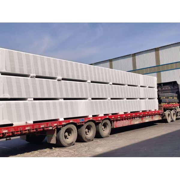 50mm To 150mm PIR Roof Panels with Polyisocyanurate Foam Core and Class B1 Fire Resistance for Industrial and Commercial Roofs