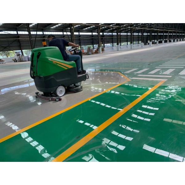 DQX86A Floor scrubber with 86 cm cleaning width front-wheel drive for uphill surfaces CE certified