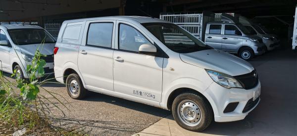 Assentos grandes 150KM/H do motor de gasolina 5 da CAMIONETE 1.5L de Espaço Inventário Van MPV CEGO