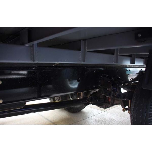 High Efficiency Light Duty Trucks , 4500 Wheelbase 18 Foot Box Truck