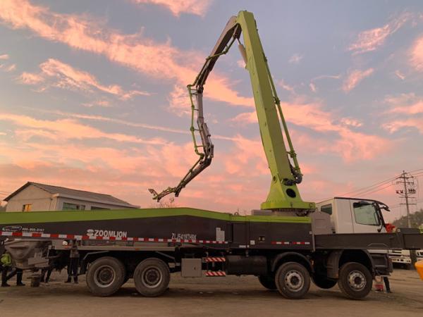 Bomba concreta Zoomlion 62M With Mercedes Benz do equipamento da construção
