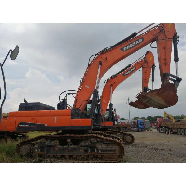 Used Doosan DX500 crawler Excavator 238KW Rated Power Heavy Equipment