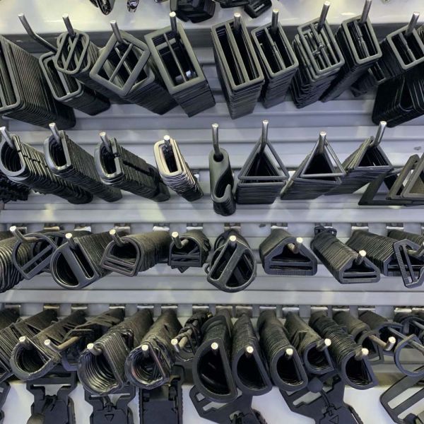 OEM Garments Trims Accessories Dog Hook Cast Iron  Square Ring Nickle Free