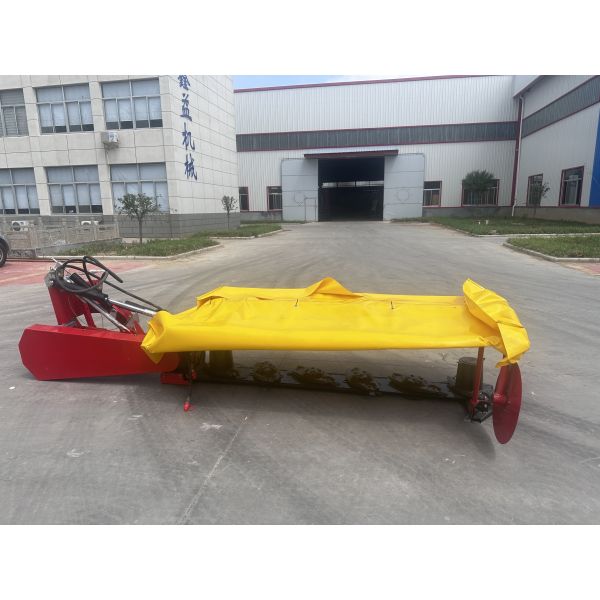 Compact Multi-disc Lawn Mower for Large-scale Turf Maintenance with High Working Efficiency and Spring Suspension