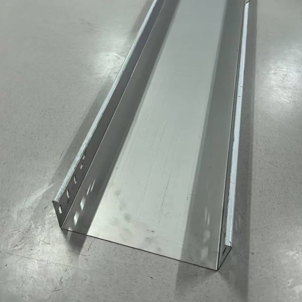 Silver Stainless Steel Cable Tray Industrial Wall Mounted Suspended 50mm-1000mm Height 1.2mm-2.5mm