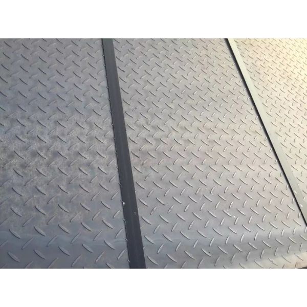 Traffic Hot Rolled Astm Q235 6mm Steel Chequered Plate