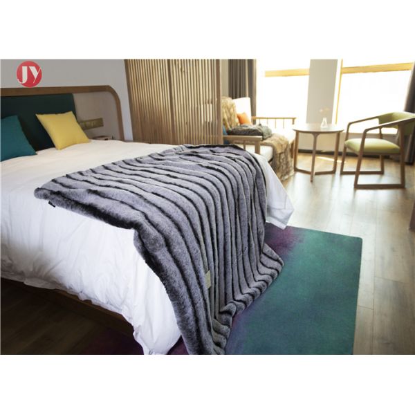 Anti - Winkle Animal faux Fur Throw Blankets Custom Black discharge White stripes With customized Logo