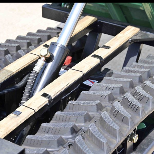 Manufactured 1ton Crawler Dumper Rubber Truck Uesed for Palm Oil Crawler Dumper