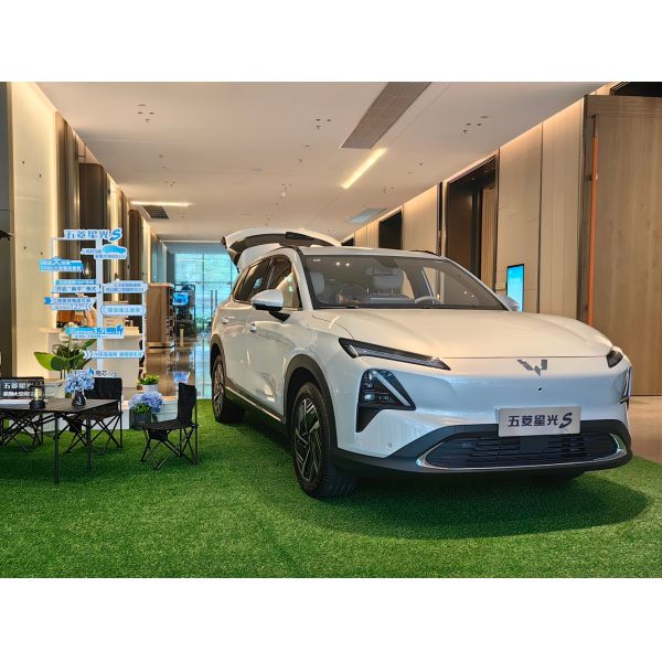 Tiempo de carga 0,5 horas Wuling XingguangS SUV de coche eléctrico de largo alcance 2024