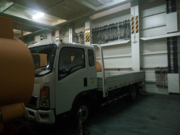 Street Water Sprinkler Liquid Tanker Truck Barrow Watering Lorry HOWO