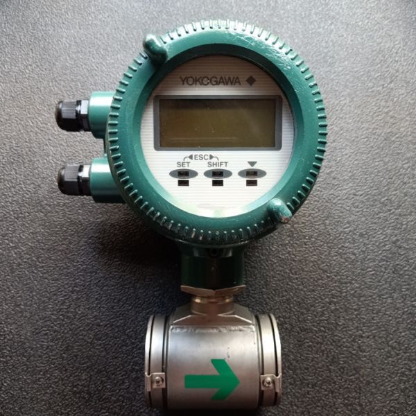 Backlit LCD Magnetic Flow Meters AXF050 Integral Flowmeter