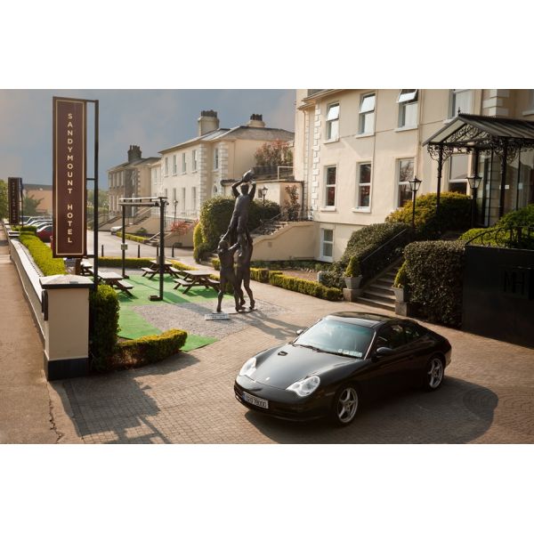 Современная бронзовая скульптура регби, металлические статуи для отеля Сэндимаунт.