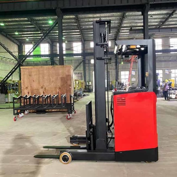 1.5T Electric Reach Truck Forklift CQD15B Stand Type Triplex 6m Mast