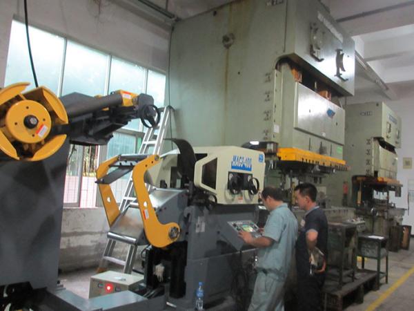 Manipulator Decoiler Straightener Feeder Heavy Material Frame Non Metallic Material Processing