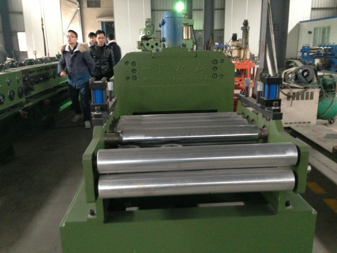 Стальной крен Q235 формируя Purlin c z предкрылков штарки завальцовки машины