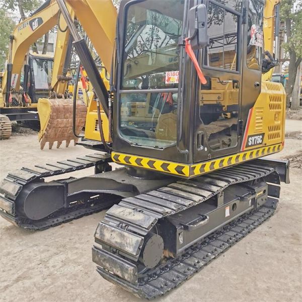 Sany 55 60 75 Excavator in Good Condition with Blade and Original Hydraulic Valve