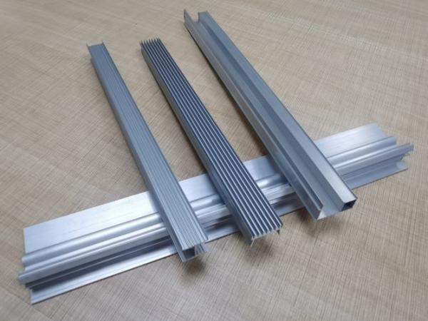 Silver Anodizing Aluminum Extrusion Parts Heat Sink Profile 50000 Shots