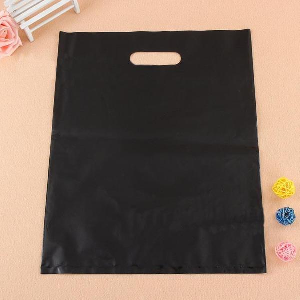 In September, plastic handbags for clothing, plain-colored gift shopping bags without labels, are recyclable