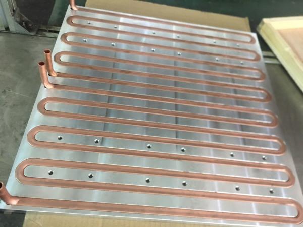 Água feita sob encomenda placa fria líquida de refrigeração do dissipador de calor para o dispositivo médico e veículos bondes