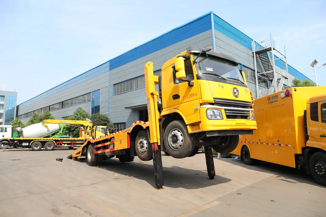 Shacmna Lifting and Clearing Vehicle