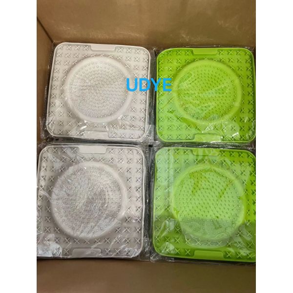 Customized Color Silicone Pet Feeding Plate for Dog and Cat Licking Pad in 2024